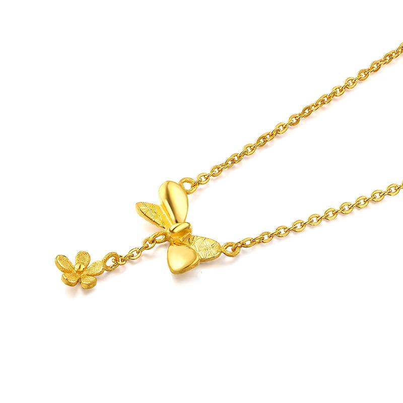 六福珠宝金饰魅力蝶恋兰姿黄金项链吊坠女金套链含坠计价HXG30086
