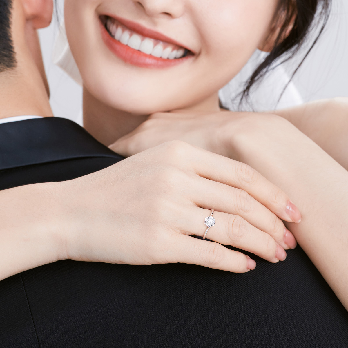 六福珠宝初雪车花心形爪求婚钻戒18K金钻石戒指女款送礼N214【联系客服补货】