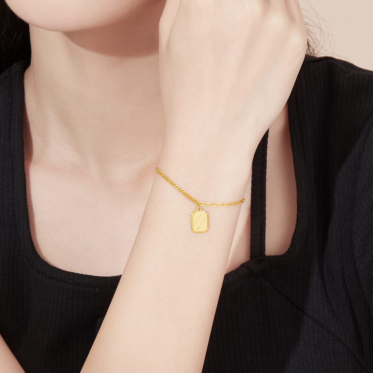 六福珠宝巧克力方糖黄金手链女光影金方牌5G足金手链计价GCG60015