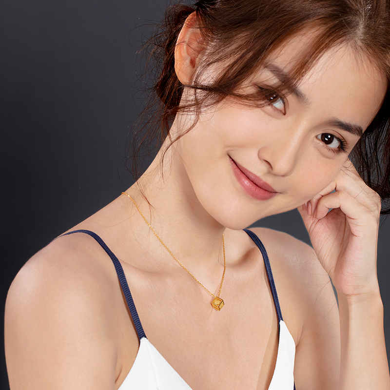 六福珠宝金饰魅力系列1314罗马数字黄金吊坠含链套链七夕礼计价GDG30051