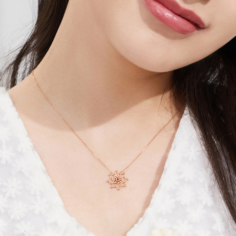 六福珠宝闪动星圈圆珠红宝石项链18k金套链定价L74JLFN04319R【联系客服补货】