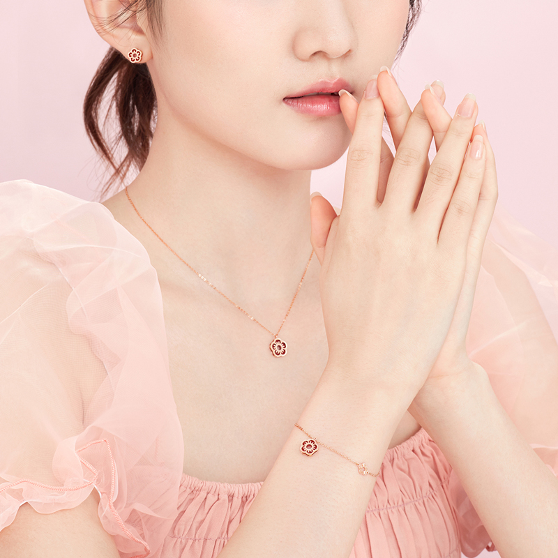 【秒杀】六福珠宝小红花18K金手链含延长链彩金手链女送礼定价ENJ5K60073R
