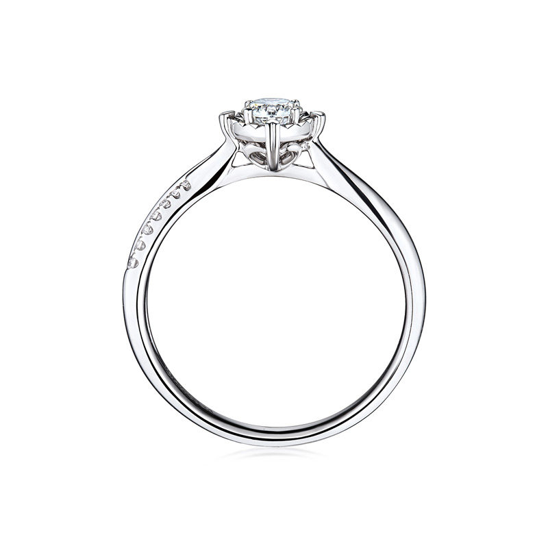 六福珠宝钻戒女爱很美系列18K金钻石戒指求婚订婚定价LB31836