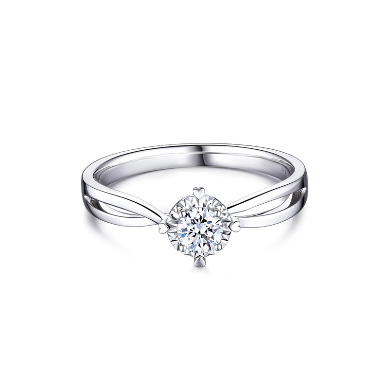 六福珠宝爱很美系列钻石戒指心形爪镶求婚钻戒可刻字定价LB32439