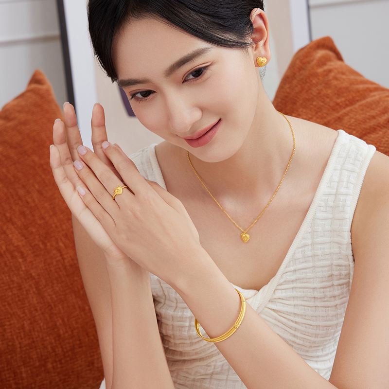 六福珠宝丝绸金爱心黄金项链女情人节礼物足金吊坠套链七夕礼计价L07TBGN0026