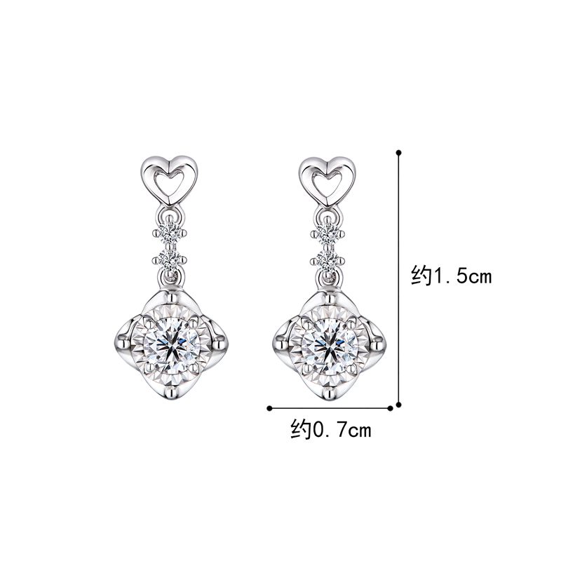 六福珠宝爱很美系列心星18K金钻石耳环耳钉送礼定价LB33129