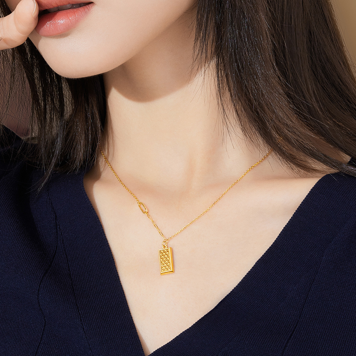 六福珠宝菠萝金潮金砖吊坠女光影金5G黄金项链套链计价HXGTBN0025【联系客服补货】【1V1直播看货】