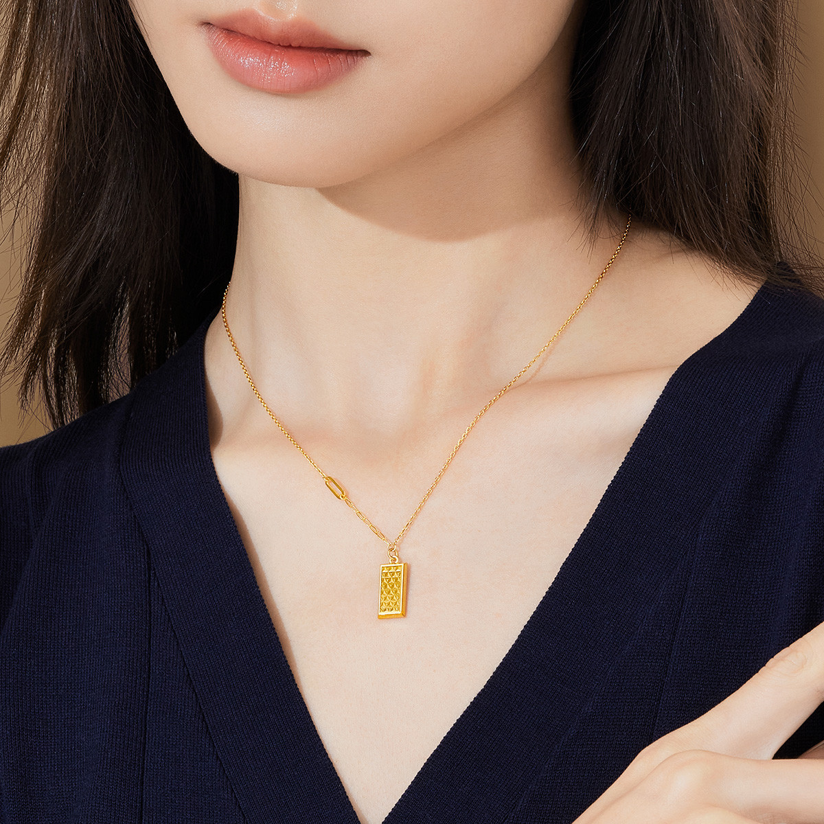 六福珠宝菠萝金潮金砖吊坠女光影金5G黄金项链套链计价HXGTBN0025【联系客服补货】【1V1直播看货】