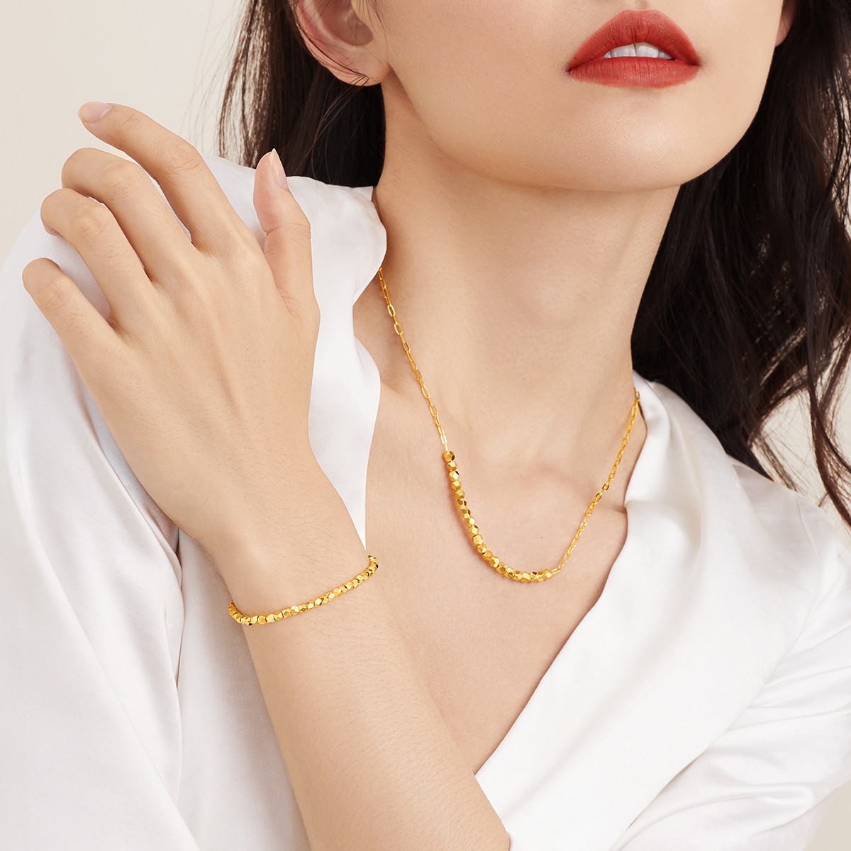 【店庆特惠】六福珠宝蹦迪珠黄金手链女时尚5G光影金足金手链计价L19TBGB0001【1V1直播看货】