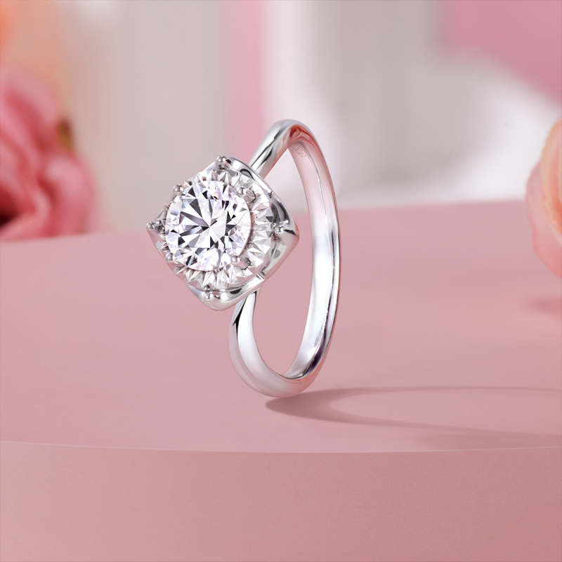 六福珠宝爱很美心星18k金钻石戒指结婚求婚钻戒女款婚嫁定价LB33061
