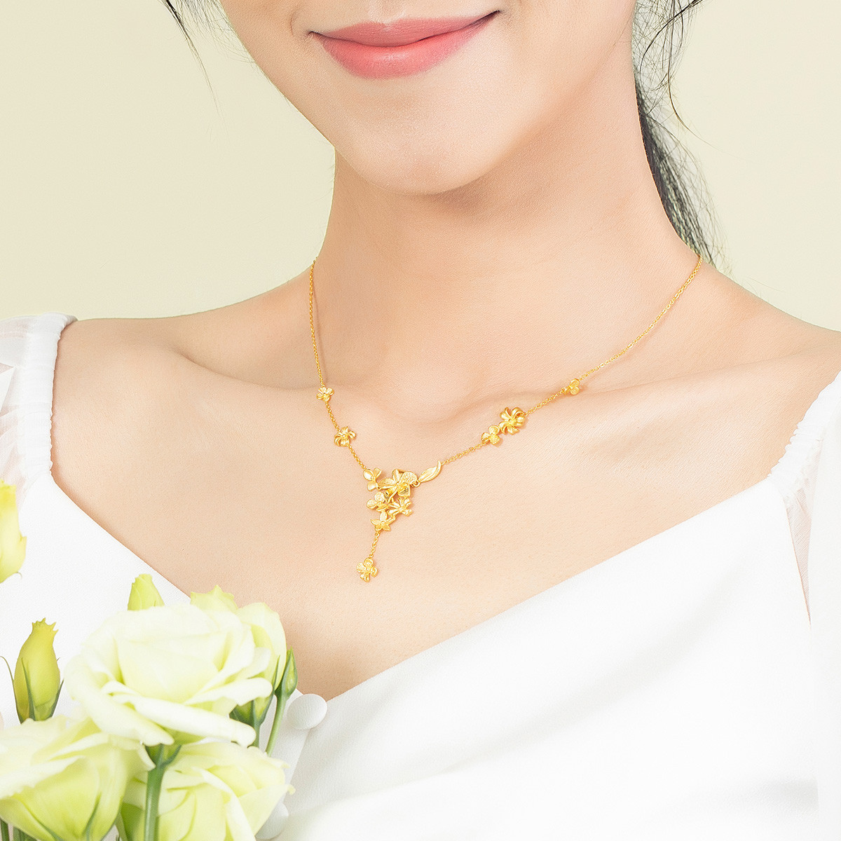 六福珠宝囍爱系列黄金项链吊坠四季花开婚嫁套链计价HXG30113【联系客服补货】