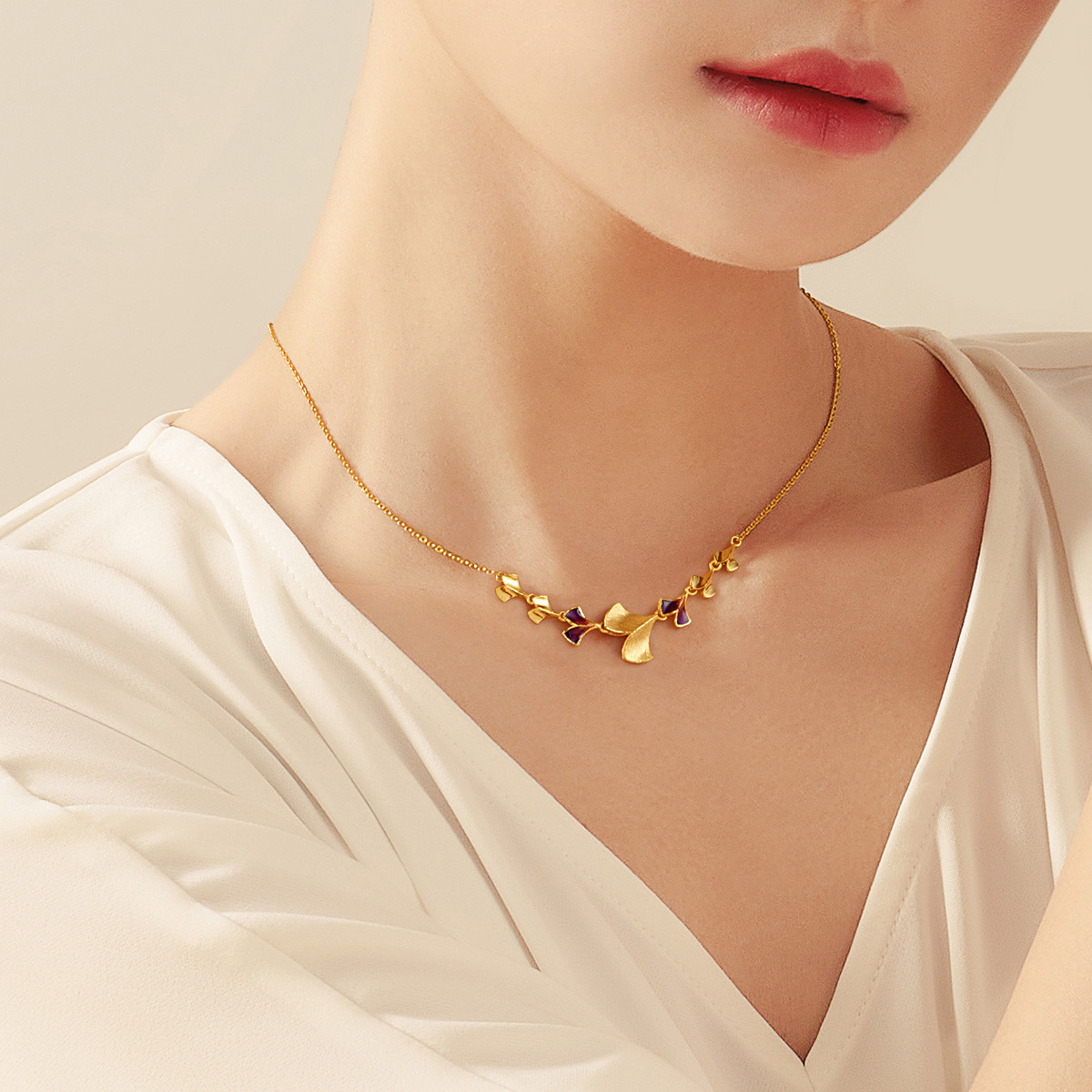 六福珠宝银杏叶渐变鎏彩工艺黄金套链含延长链送礼计价GDG30068【联系客服补货】