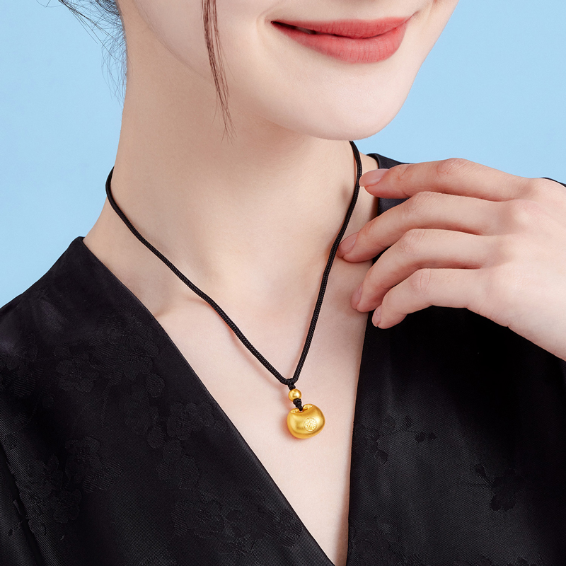 六福珠宝福满传家小胖福袋黄金吊坠女款足金挂坠计价F41TBGP0002