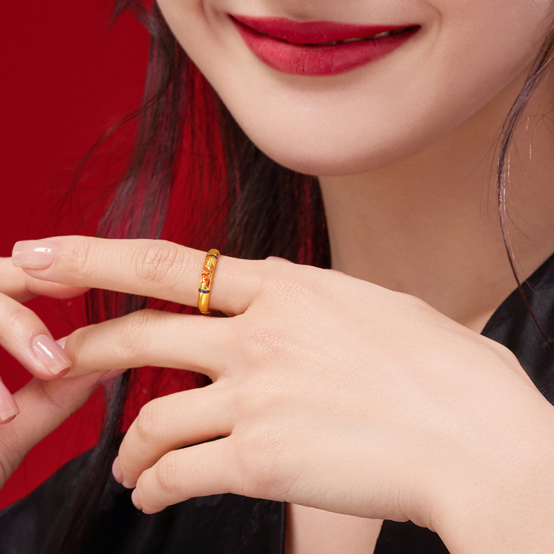 六福珠宝福满传家栀子花黄金戒指女足金鎏彩工艺戒指计价GMG40031【联系客服补货】