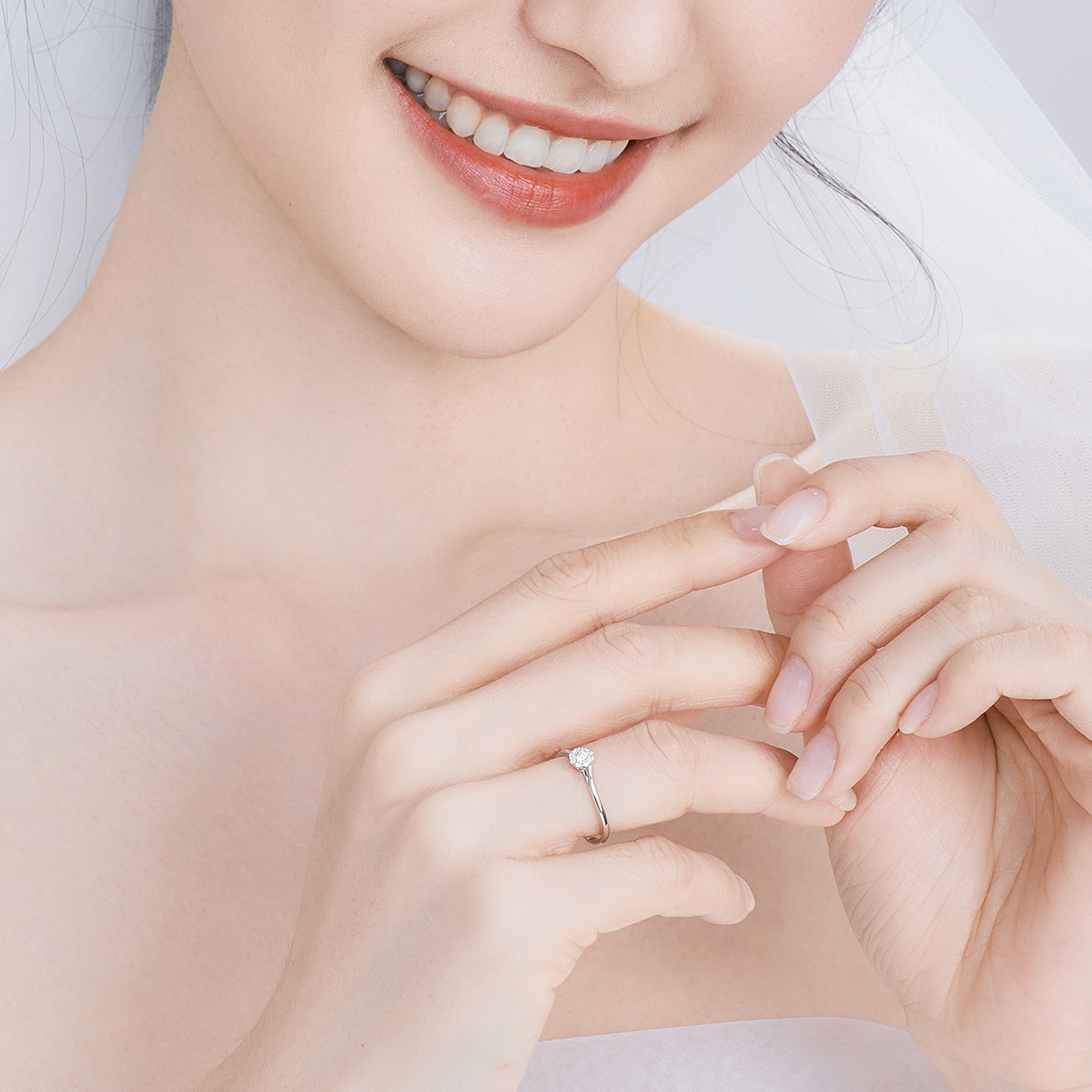 六福珠宝雪花求婚钻戒女18K金钻石戒指结婚订婚闭口戒指婚嫁送礼N213【联系客服补货】