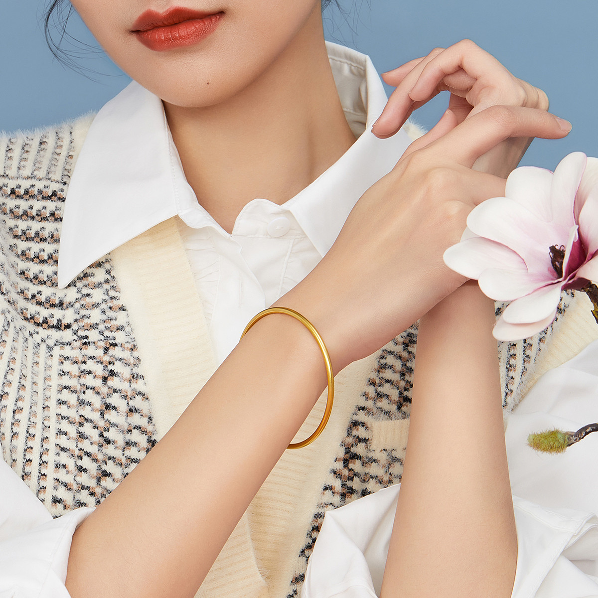 六福珠宝满传家黄金手镯女实心素圈圆镯子计价送礼金品F63G0033DS