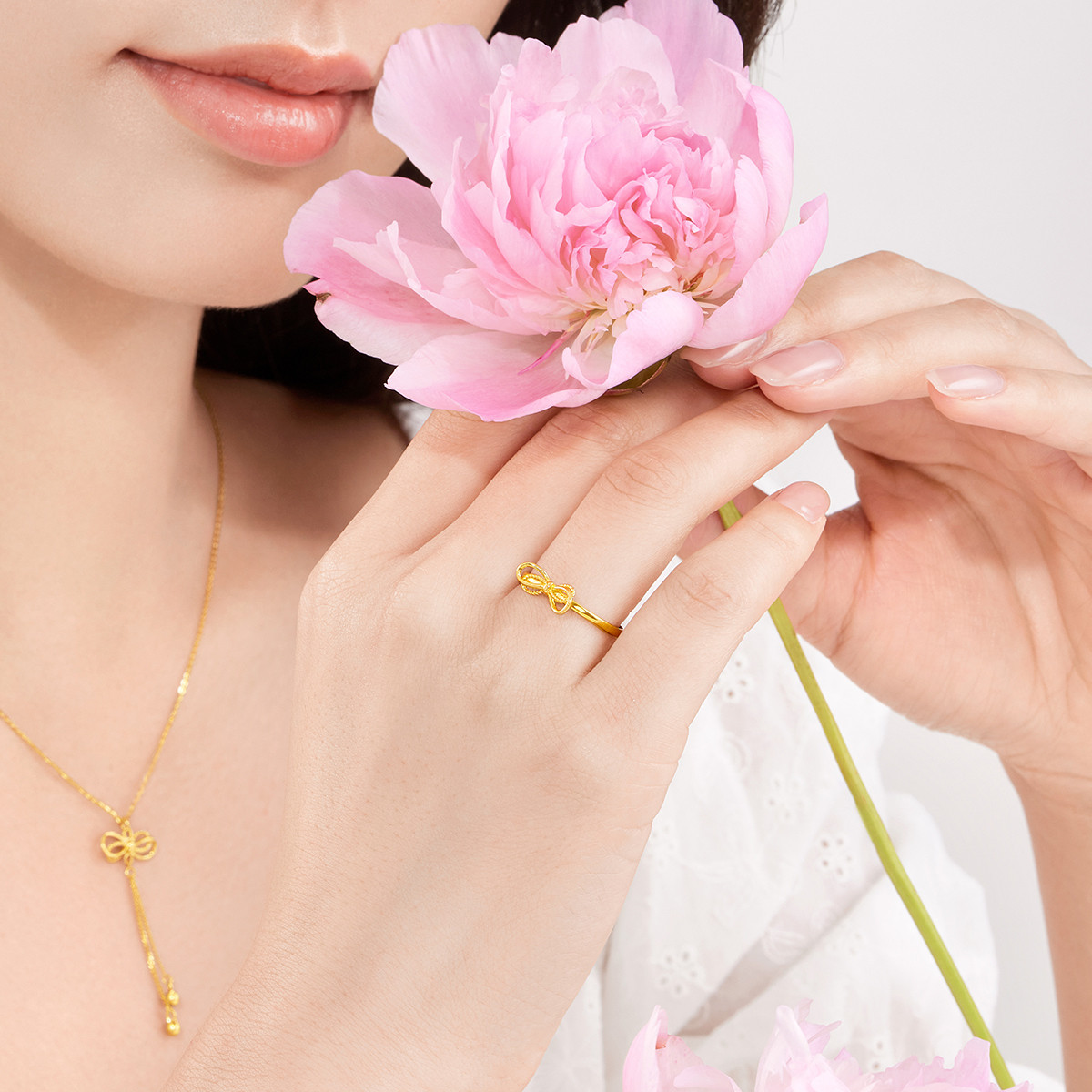 六福珠宝蝴蝶结黄金项链光影金5G足金套链送女友定价L18A1TBN0001【联系客服补货】