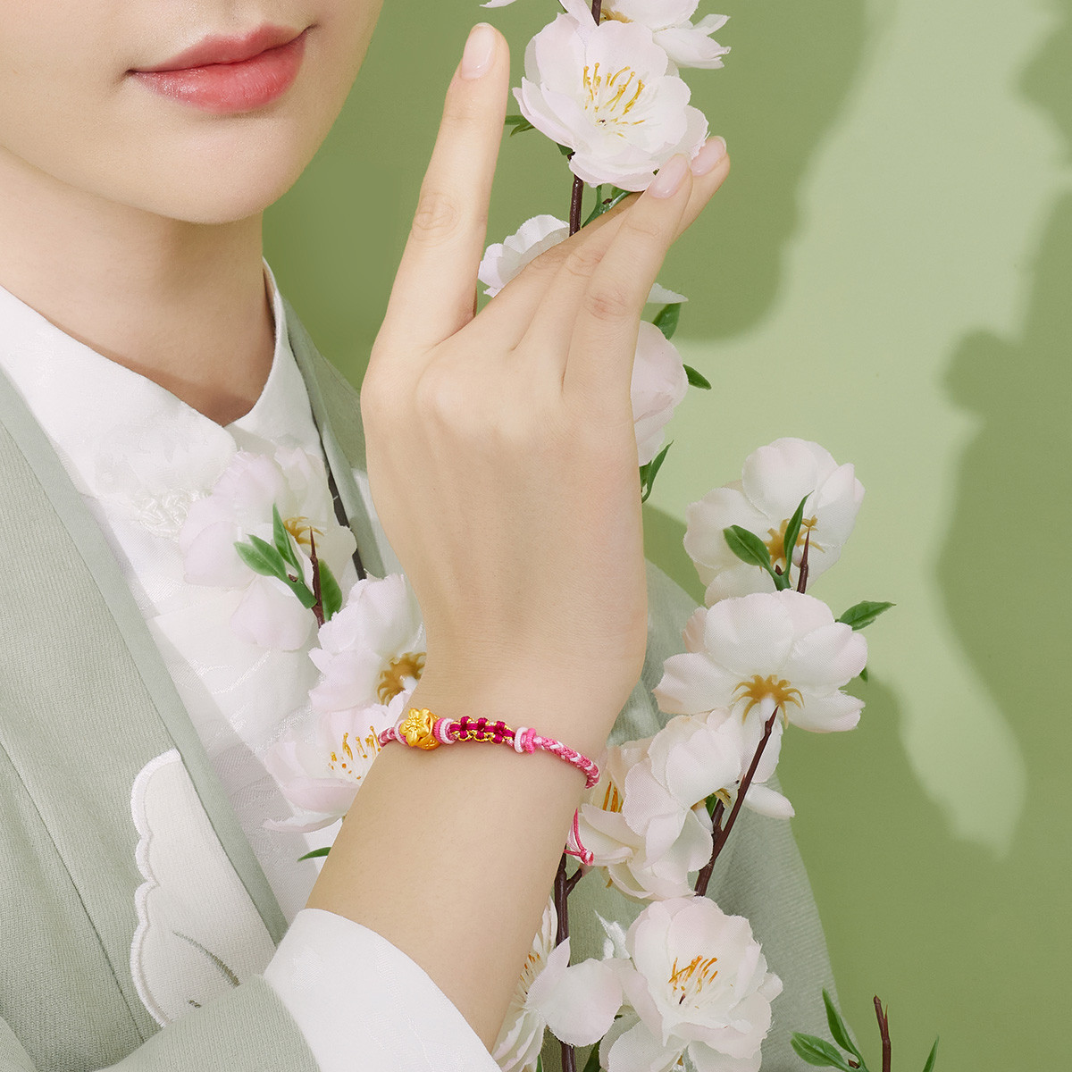 六福珠宝桃花黄金转运珠手链女5D硬金T焰金系列手绳定价000839SA
