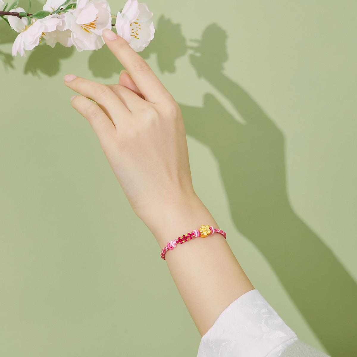 六福珠宝桃花黄金转运珠手链女5D硬金T焰金系列手绳定价000839SA