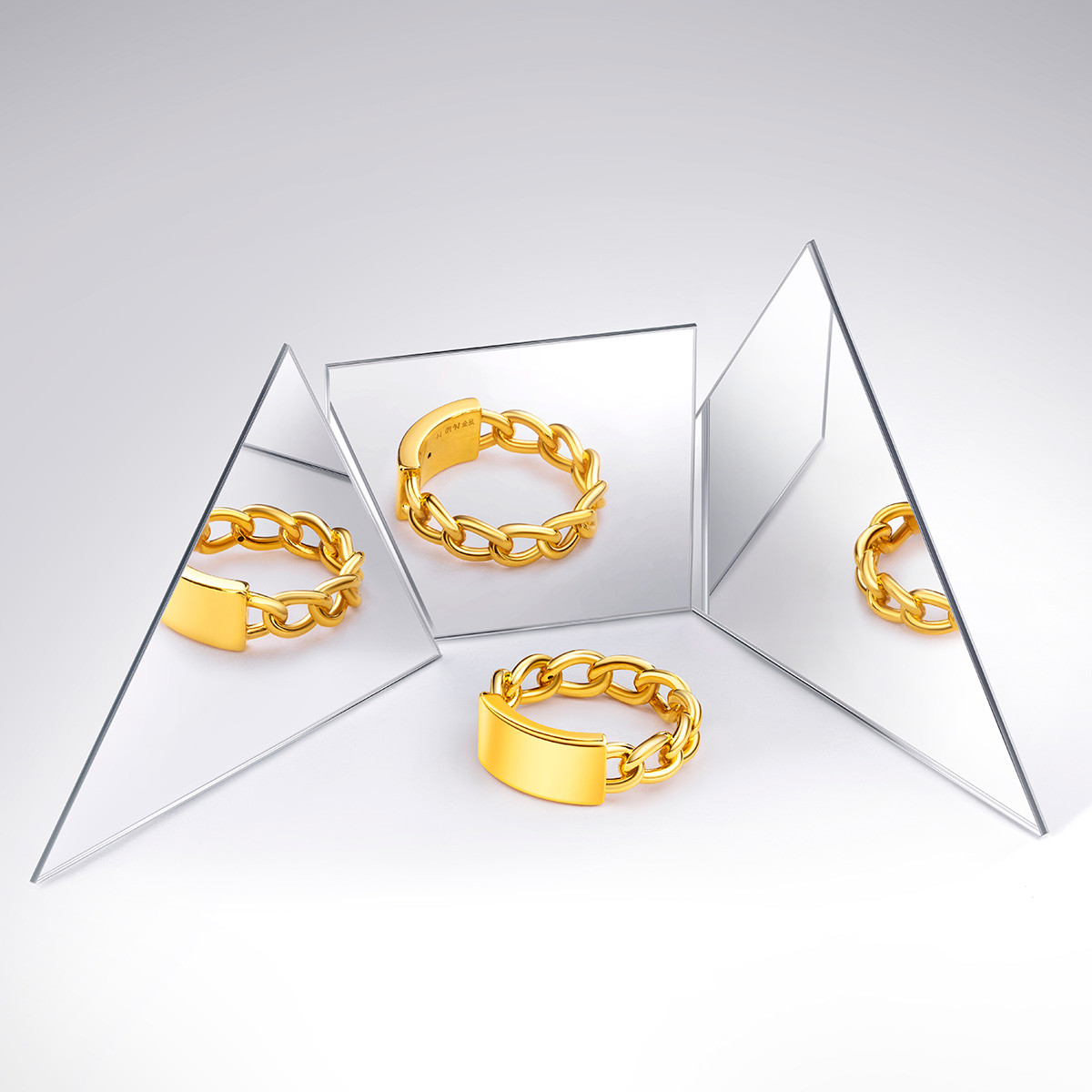 【秒杀】六福珠宝5D硬金方块足金戒指闭口女黄金戒指送礼定价FDA140018