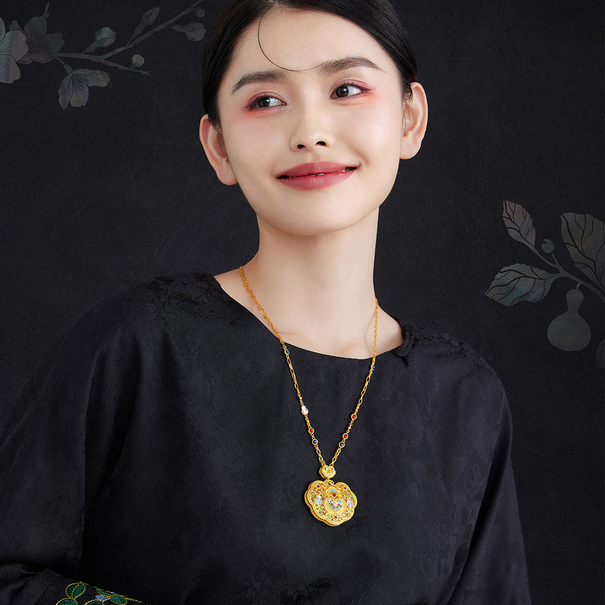 六福珠宝福满传家福禄吉祥黄金项链螺钿如意金锁送妈妈计价L17TBGN0014母亲节