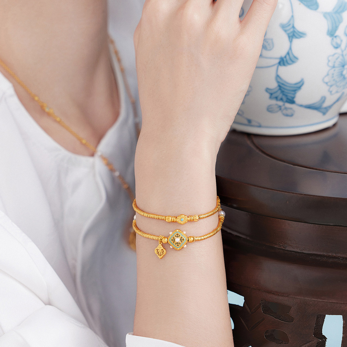 六福珠宝福满传家宋韵四合如意黄金手链女珍珠碎金子手串计价L07TBGB0031