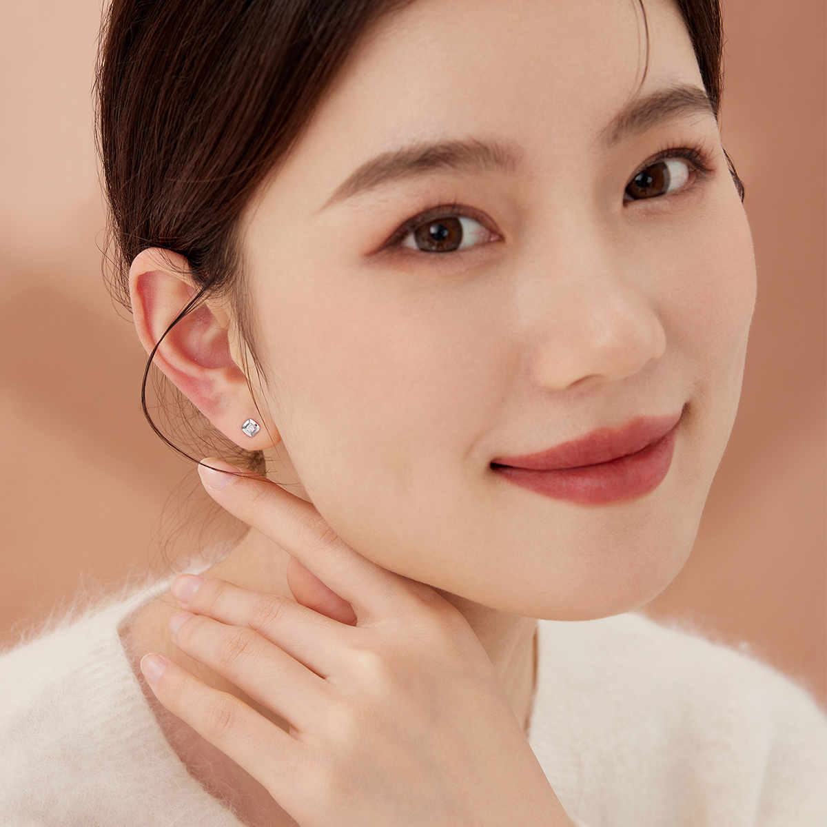 六福珠宝冰糖18k金耳钉耳环镶白钻石女黄钻彩金耳饰单只定价N230【联系客服补货】