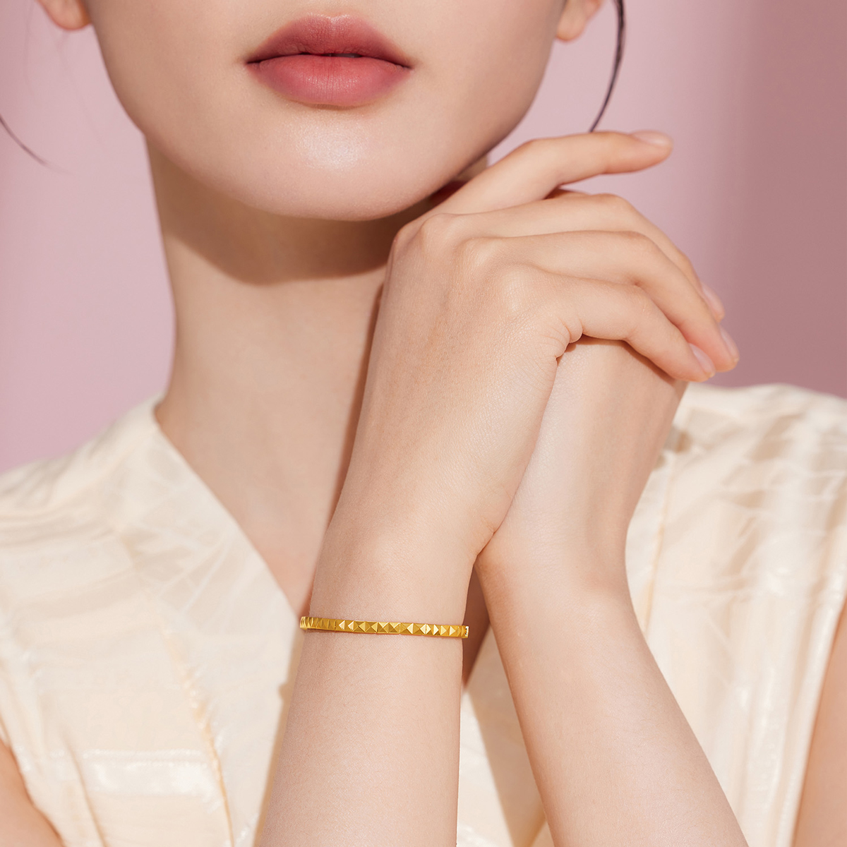 六福珠宝光影金巧克力方块黄金手链女5G足金软手链计价GJGTBB0022【1V1直播看货】