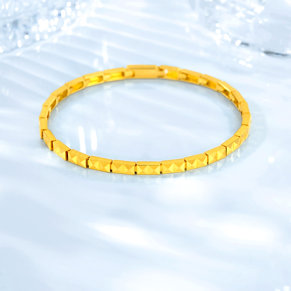 六福珠宝光影金巧克力方块黄金手链女5G足金软手链计价GJGTBB0022【1V1直播看货】