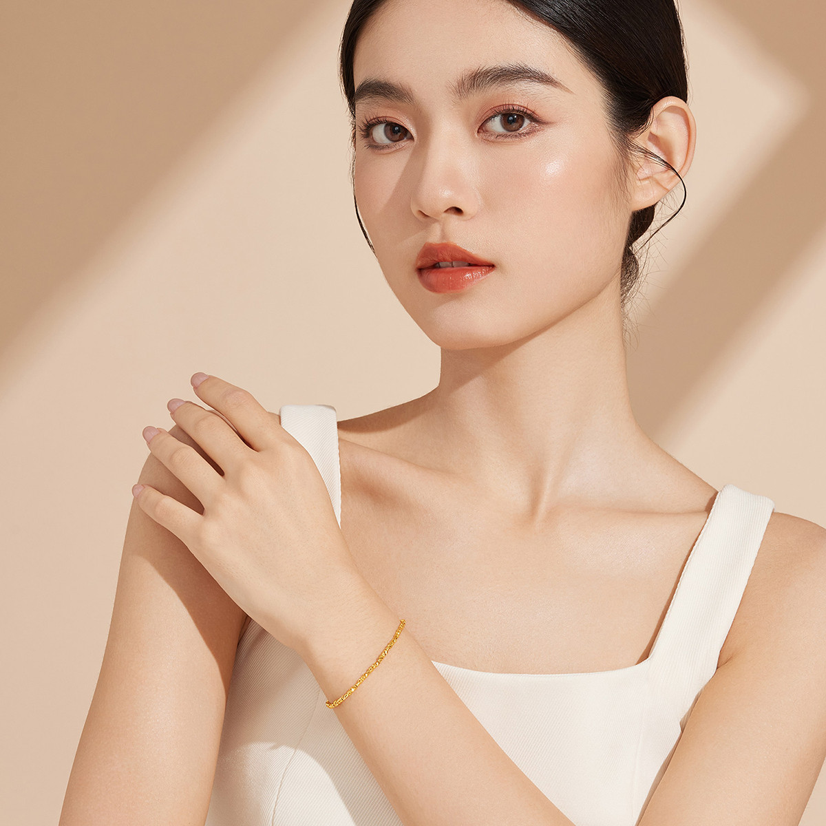 六福珠宝蹦迪珠小碎金黄金手链简约女款足金手串计价G16TBGB0004手饰榜