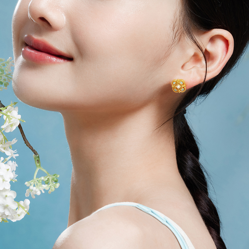 六福珠宝福满传家宋韵四合如意黄金耳钉女珍珠金耳饰计价021988EA【联系客服补货】