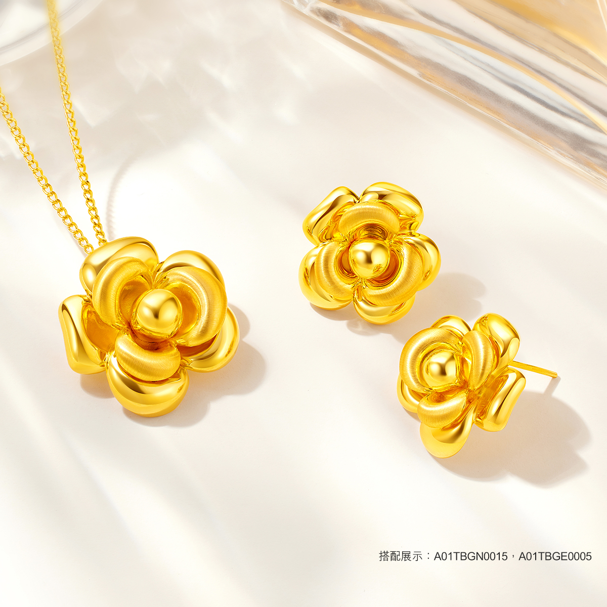 六福珠宝山茶花黄金项链女款光面5D硬金吊坠套链计价A01TBGN0015【1V1直播看货】