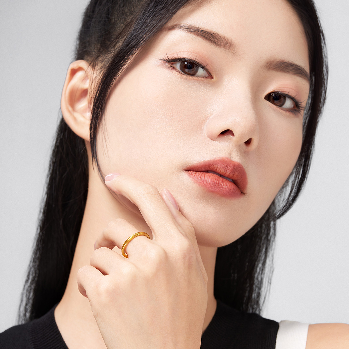 六福珠宝流光素圈黄金戒指女款光面足金戒指实心计价G39TBGR0002