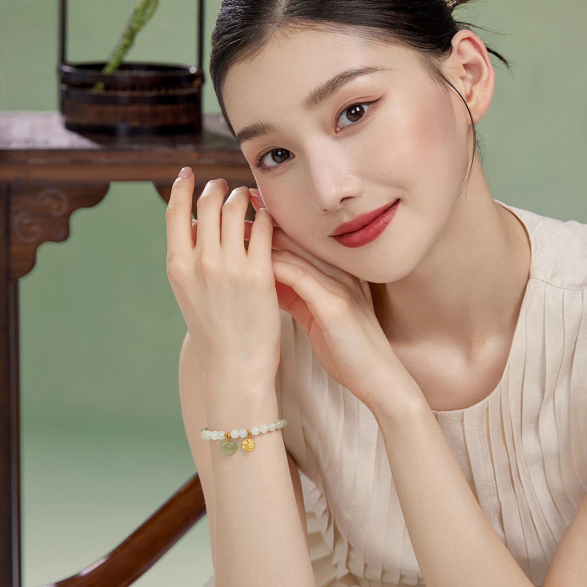 六福珠宝黄金和田玉手链如意祥云足金福牌手链女款定价G31TBA1B0010绿色绿1