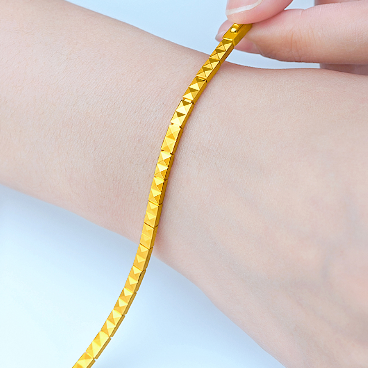 六福珠宝光影金巧克力方块黄金手链女5G足金软手链计价GJGTBB0022【1V1直播看货】