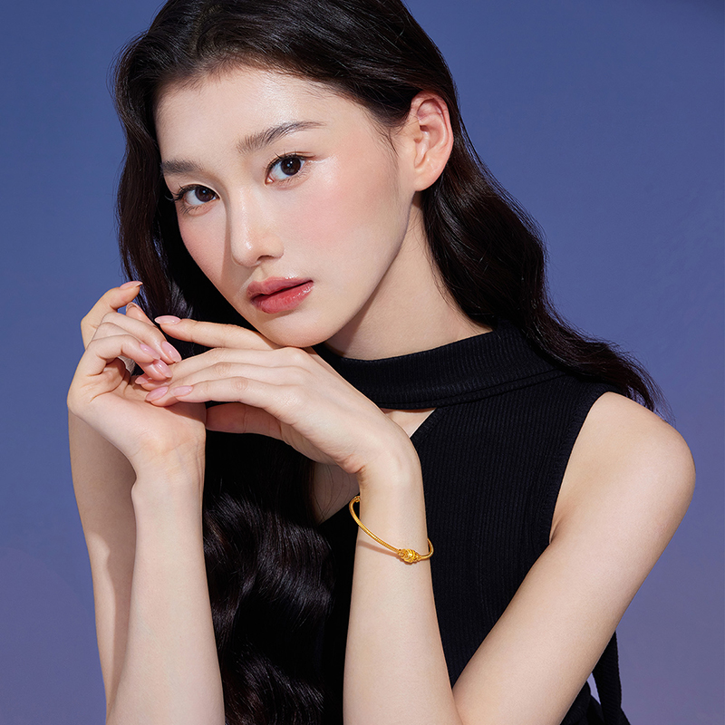 六福珠宝圆珠黄金手镯女款5G光影金转运珠弹力金镯子计价020120AA