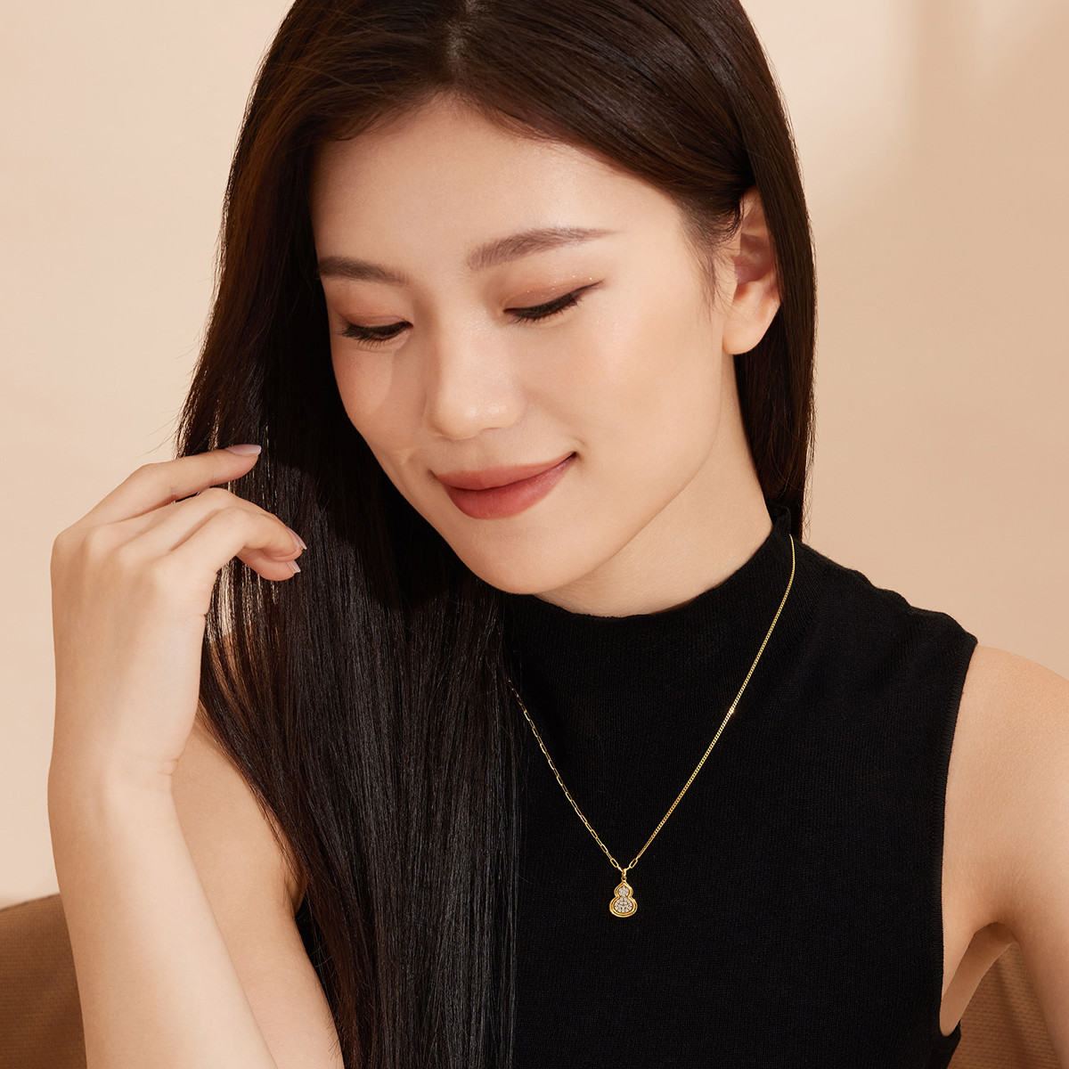 六福珠宝幻钻金光葫芦黄金项链女款时尚足金吊坠套链计价013582NA【联系客服补货】