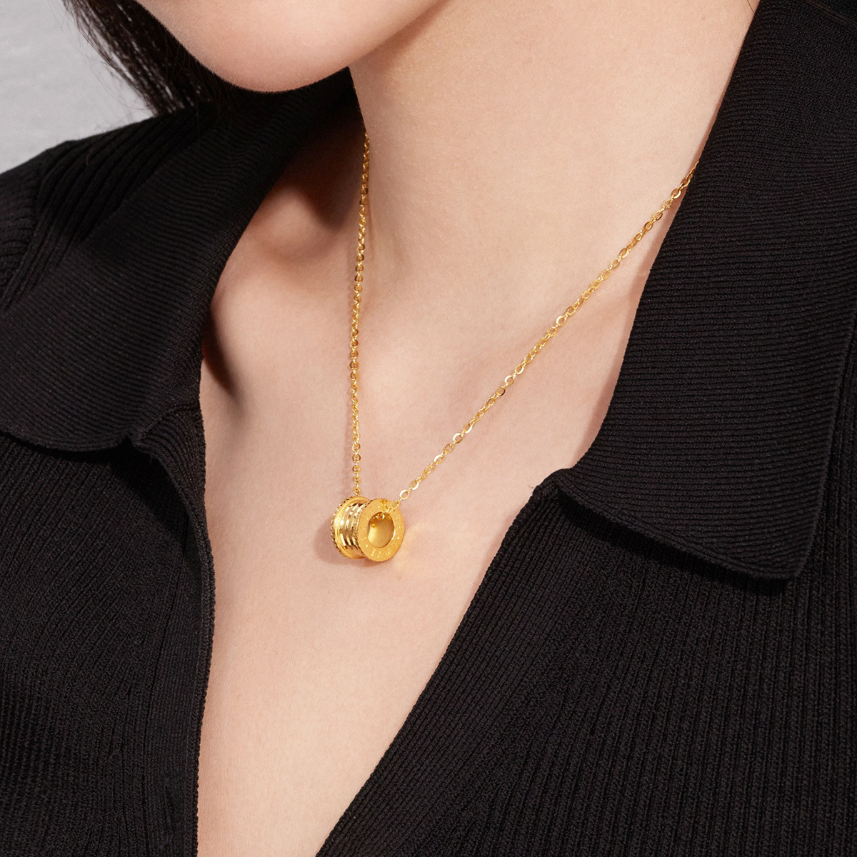 六福珠宝大蛮腰项链黄金吊坠送女友光影金5G系列计价004815NA【1V1直播看货】