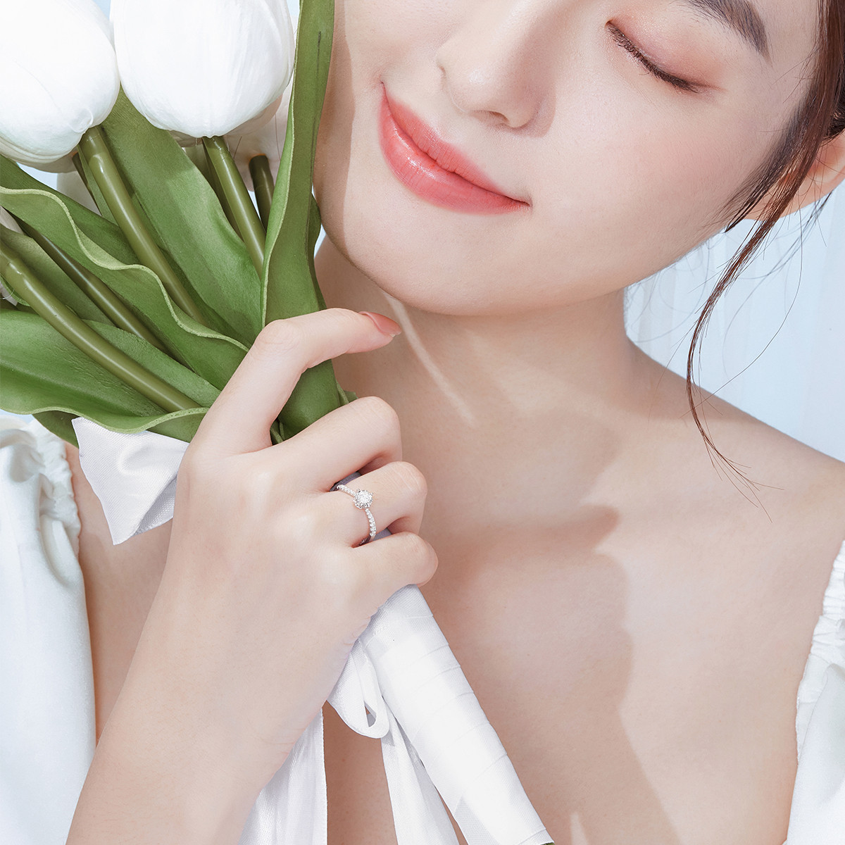 六福珠宝爱很美系列18k金天然钻石戒指求婚结婚钻戒女定价LB32436【联系客服补货】