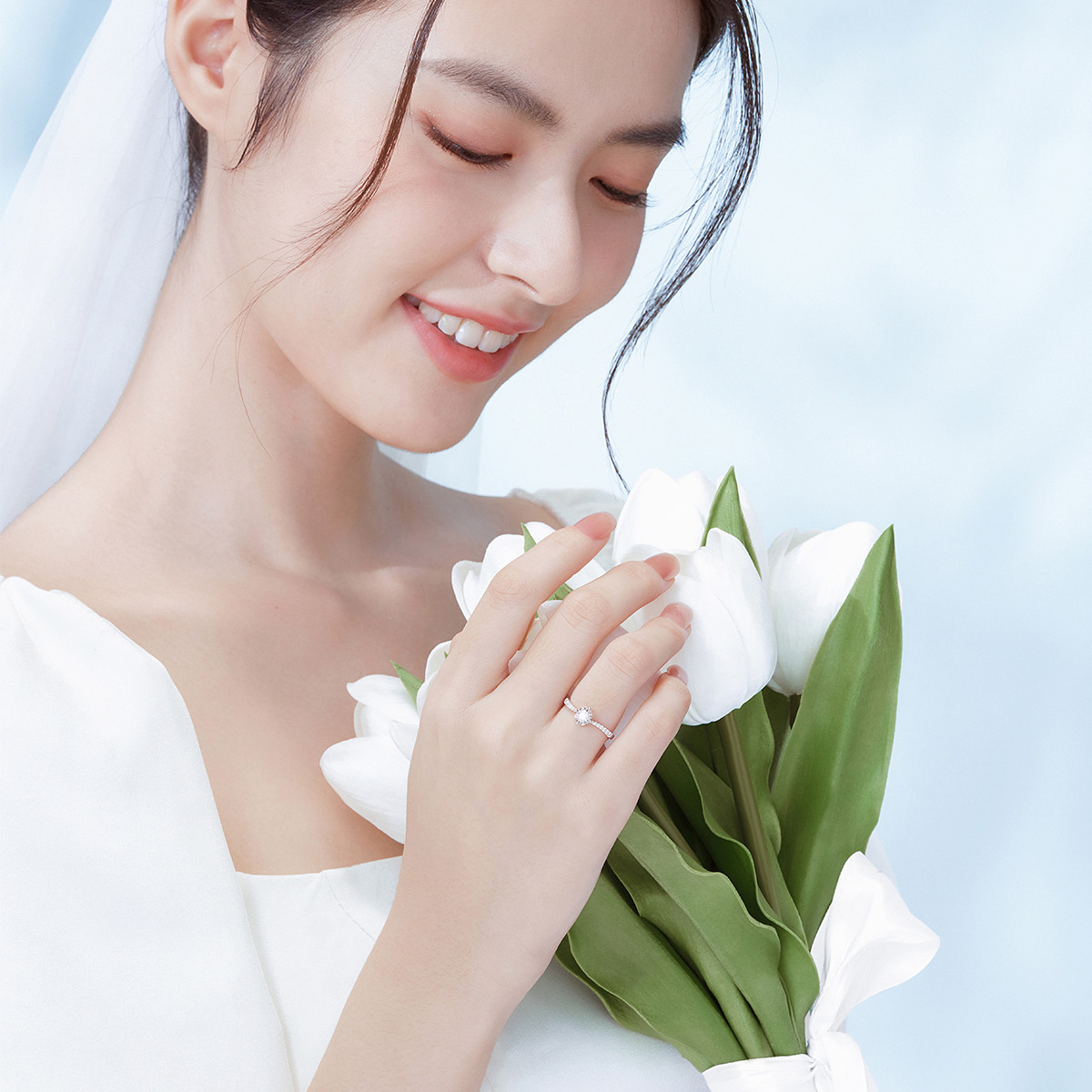 六福珠宝爱很美系列18k金天然钻石戒指求婚结婚钻戒女定价LB32436【联系客服补货】