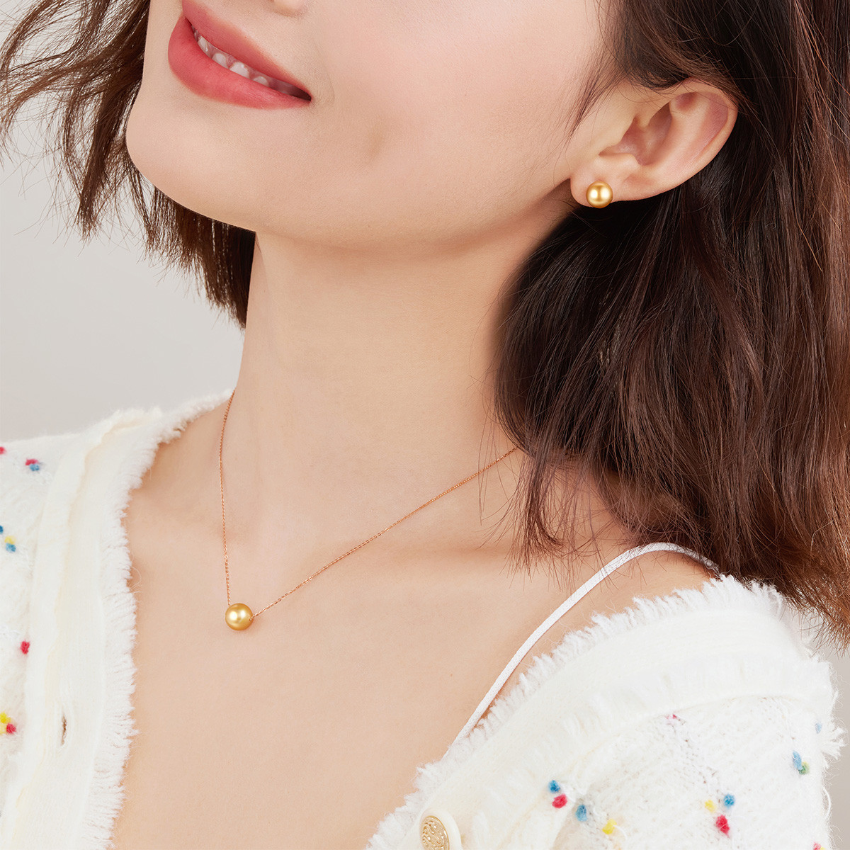 六福珠宝皎月海水珍珠项链女18k金吊坠十字套链定价G04DSKN0023R