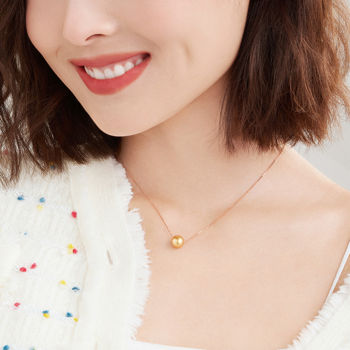 六福珠宝皎月海水珍珠项链女18k金吊坠十字套链定价G04DSKN0023R