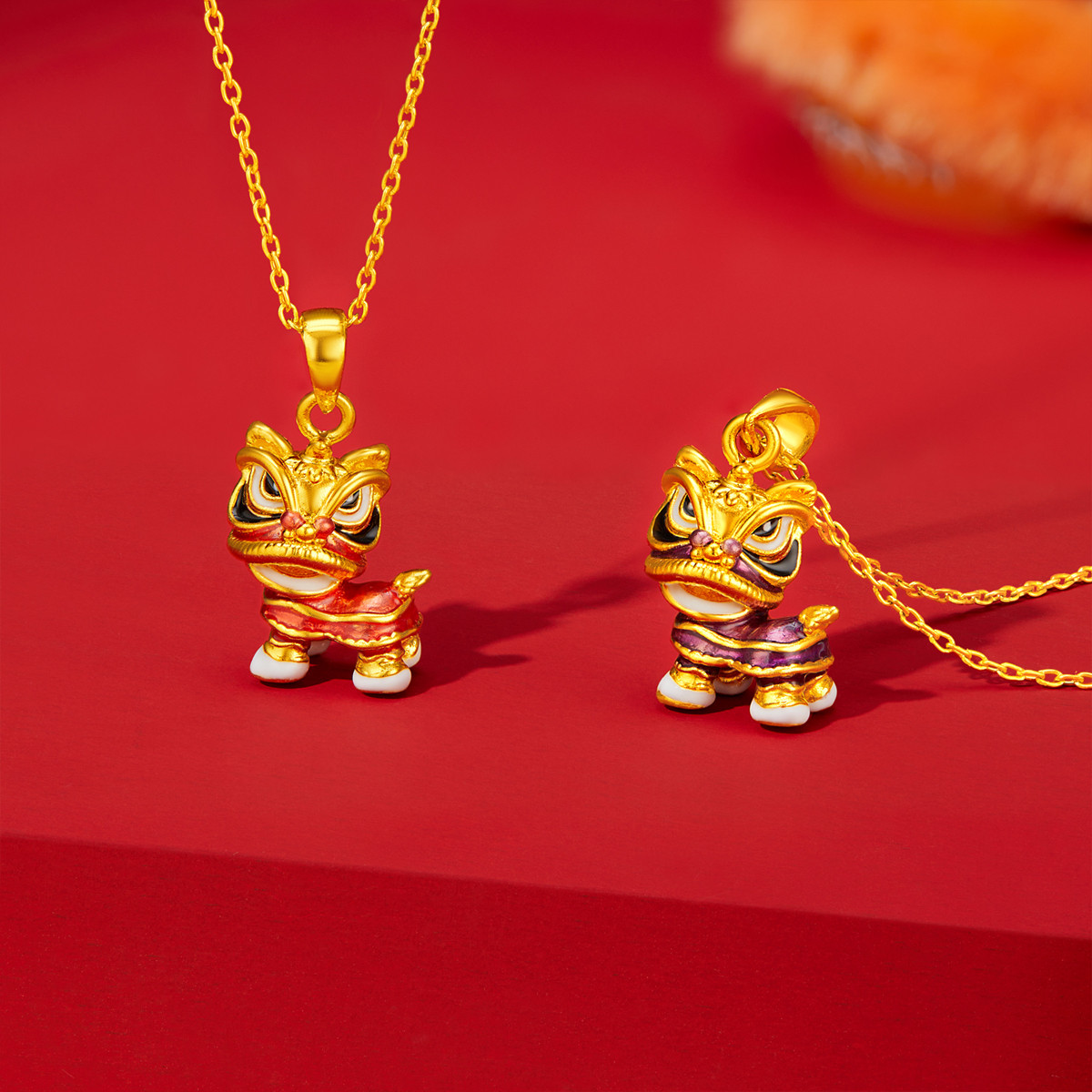 六福珠宝醒狮紫狮黄金吊坠男女款鎏彩工艺硬金挂坠定价014091PA【联系客服补货】