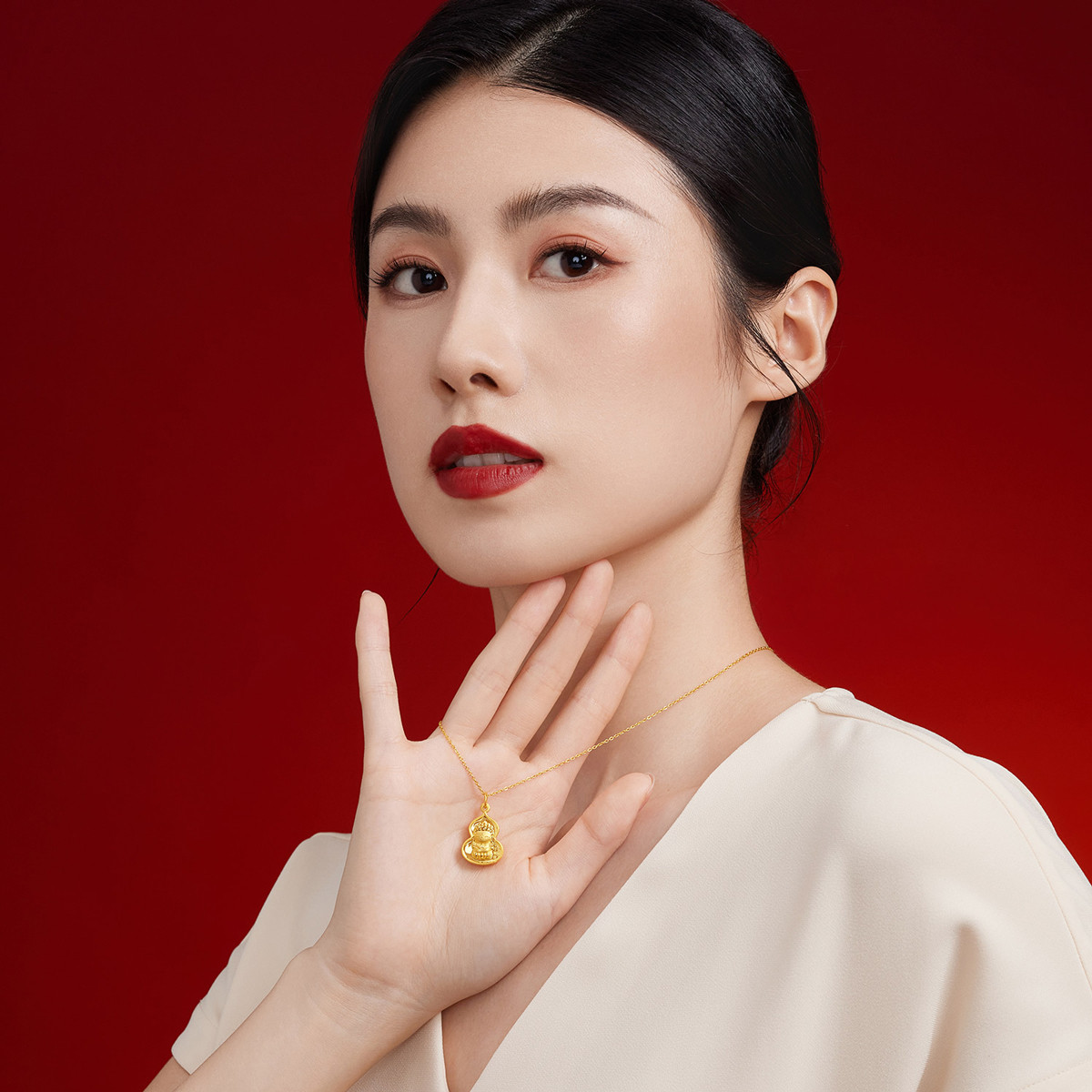 六福珠宝生肖鼠守护使者黄金吊坠女足金菩萨葫芦造型计价ERG70221