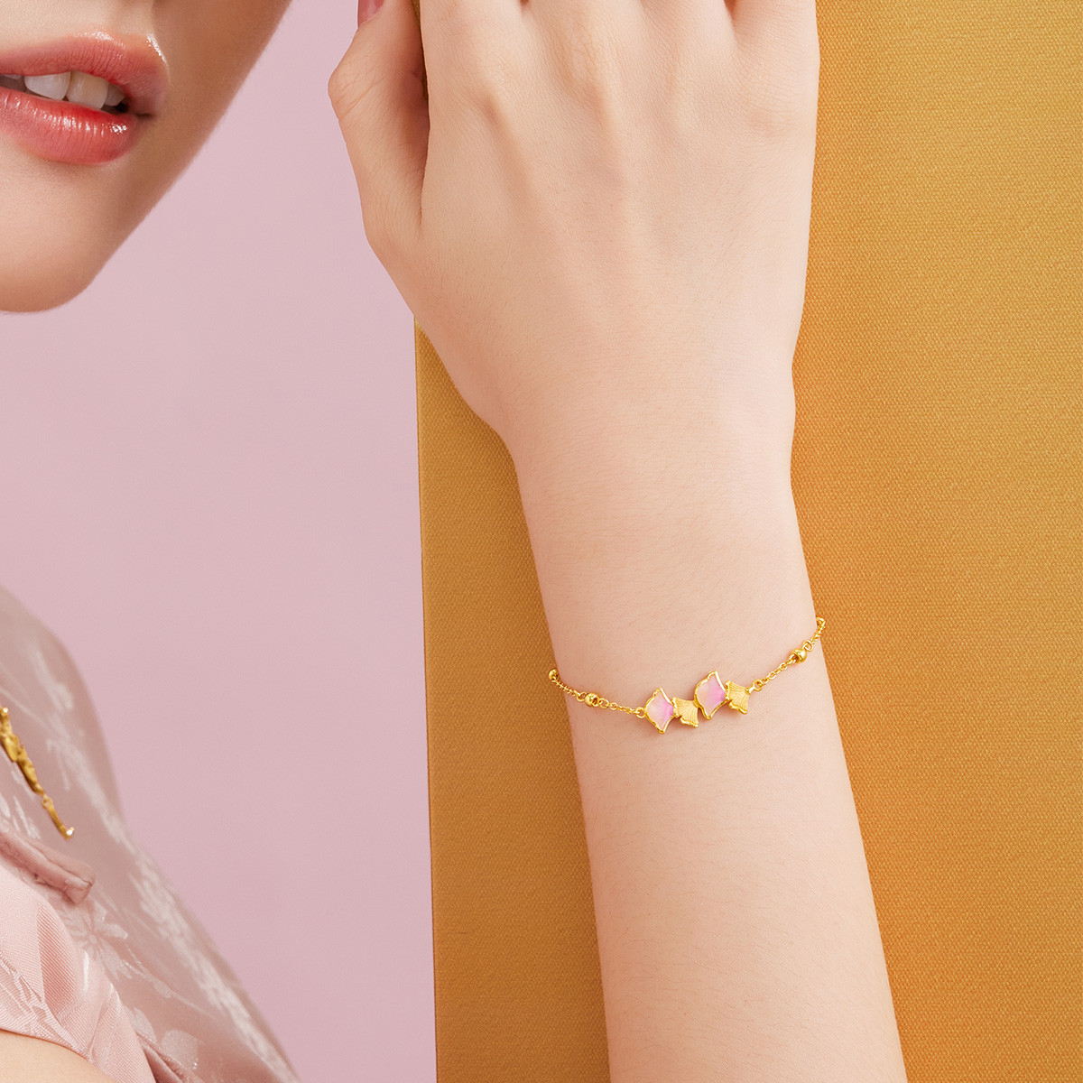 六福珠宝银杏黄金手链女鎏彩工艺婚嫁足金手链实心计价GDGTBB0032【联系客服补货】