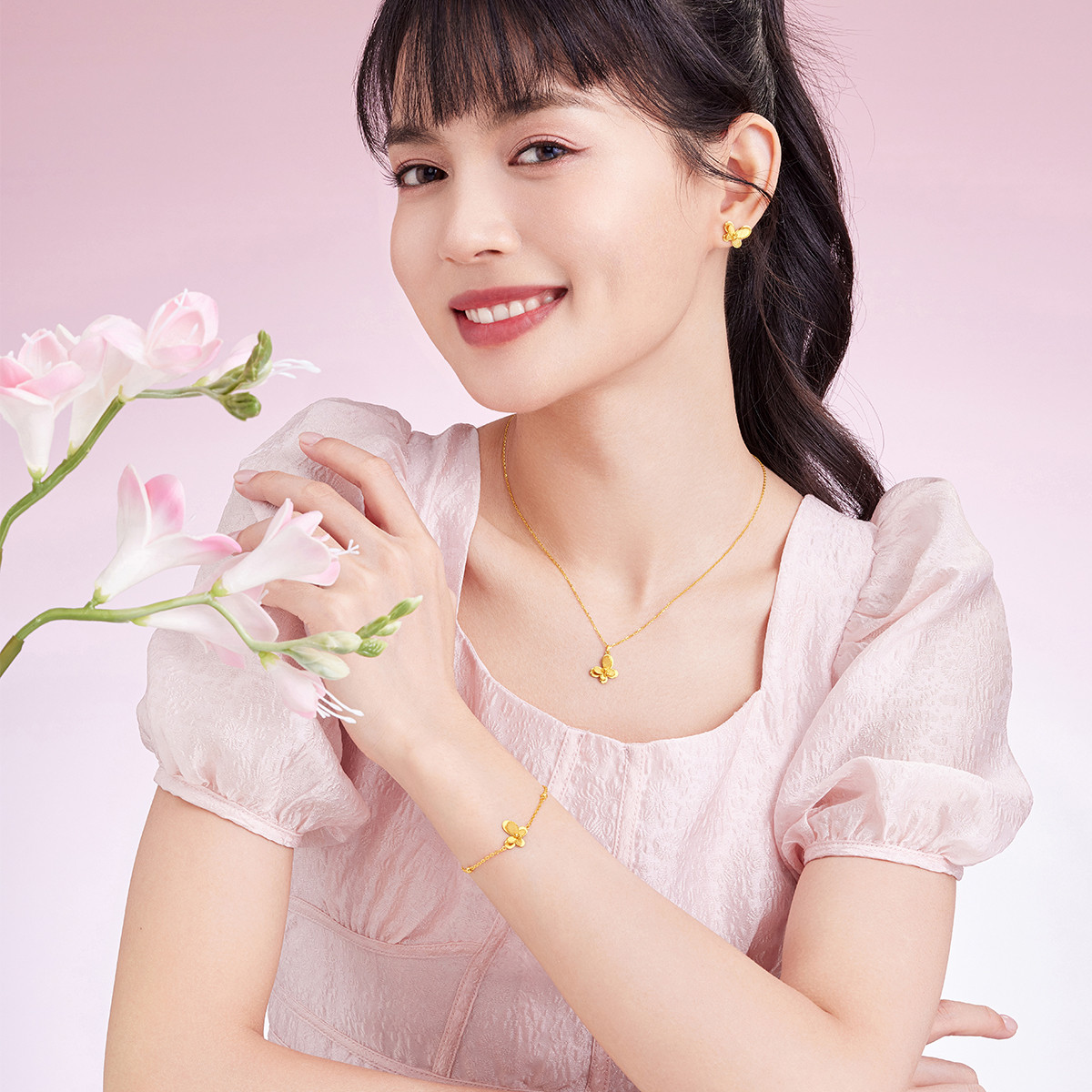 六福珠宝蝴蝶黄金手链女款拉丝金首饰链子正品足金计价GJGTBB0005【联系客服补货】