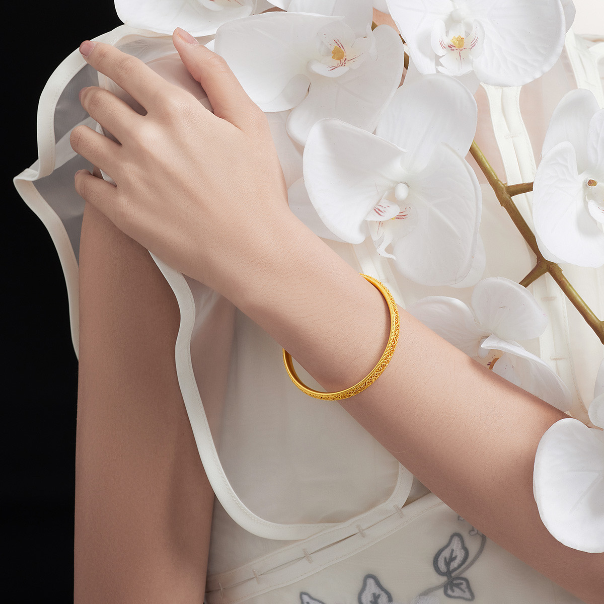 六福珠宝葫芦藤蔓足金镯子女花丝黄金手镯圆镯送礼计价EZGTBB0005【1V1直播看货】