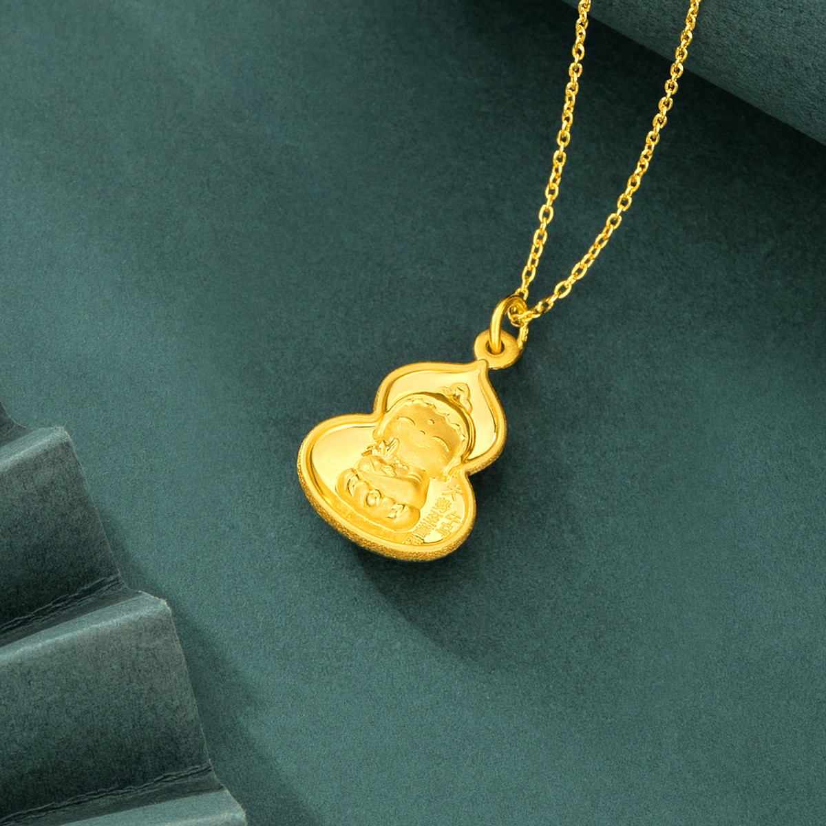 六福珠宝生肖马守护使者黄金吊坠女足金菩萨葫芦造型生肖马计价ERG70225