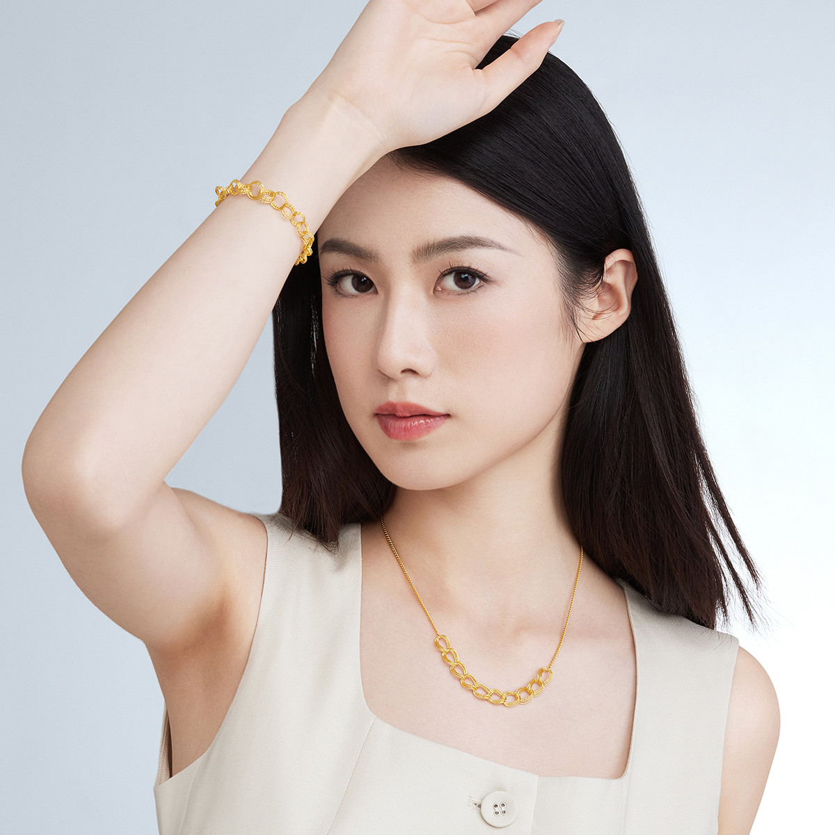 六福珠宝锁骨链黄金项链女款光影金5G足金套链正品计价GJGTBN0018【1V1直播看货】