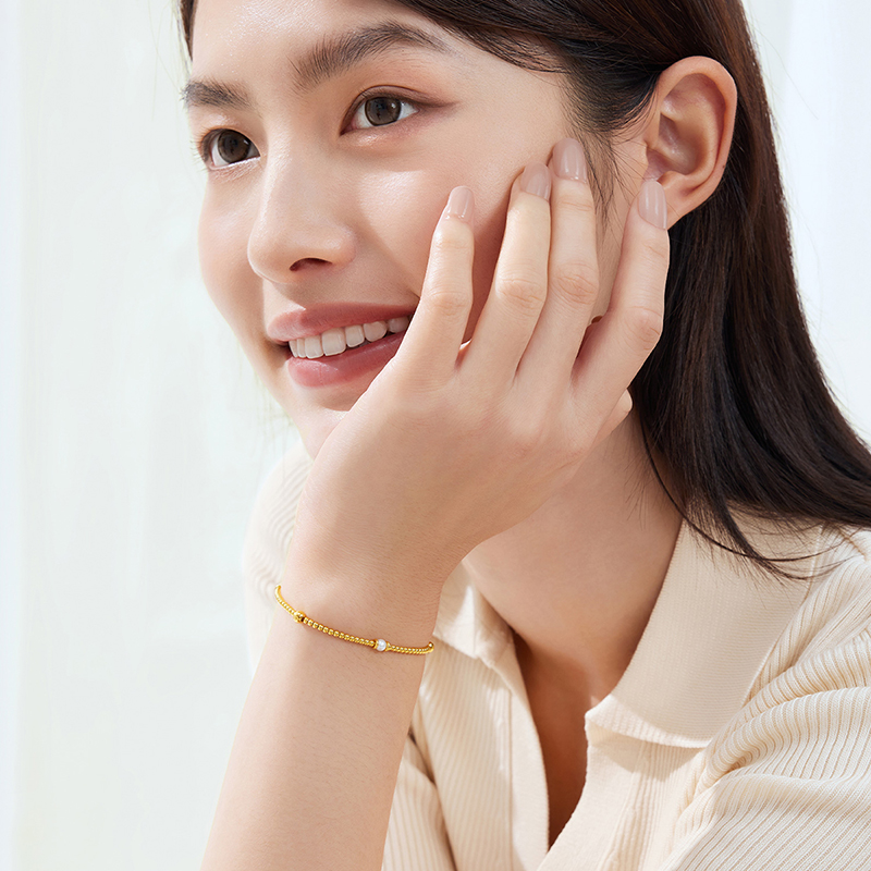  六福珠宝金星皓月金珠黄金手链女珍珠手串足金首饰计价F63G0010DS